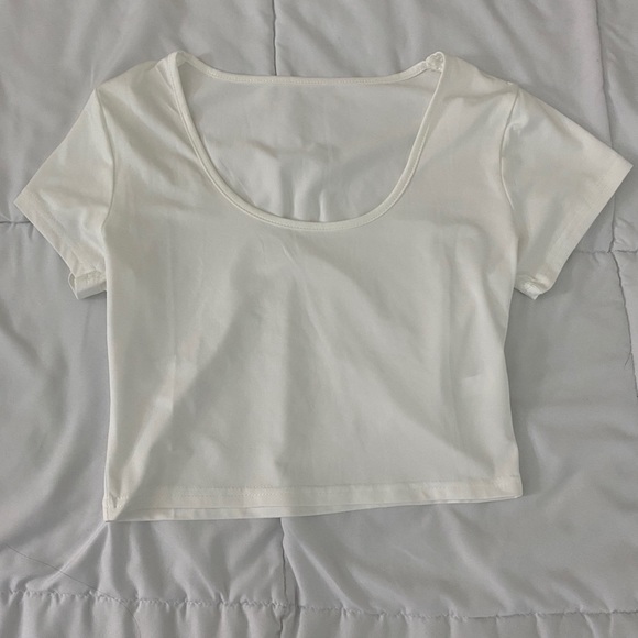 SHEIN Tops - Scoop Neck White Cropped Shirt